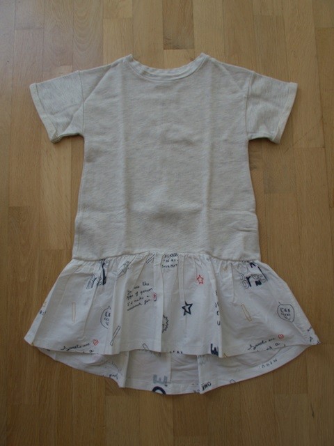 1x oblečena zelo lepa bombažna ZARA oblekica št. 122 (7 let); 12 eur