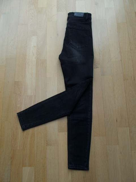 STRADIVARIUS črne jeans hlače št. 36