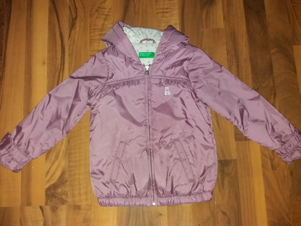 benetton, št. 100/xxs oz. 3-4 leta, 15 €