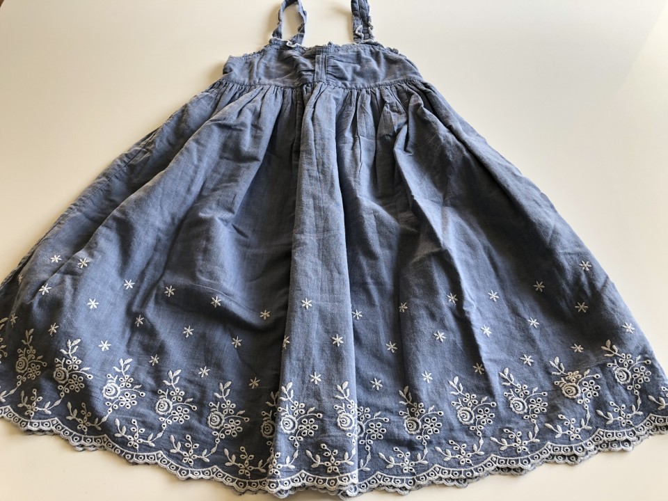 hm, št. 122/128 oz. 6 do 8 let, 6 €