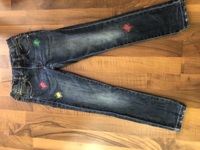 Benetton, št. M oz. 130 cm, 5 €