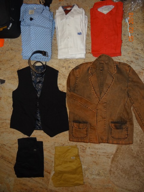 Moška oblačila: srajce, hlače, sako, brezrokavnik, pasovi...  oblačila