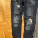 146 ohranjene jeans hlače, kavbojke 6€