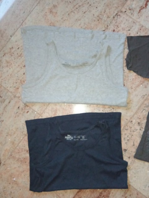 2x spodnja majica 158-164