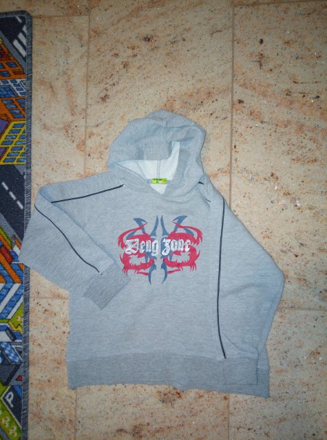 104 pulover kapucar jopa 3€ Maribor