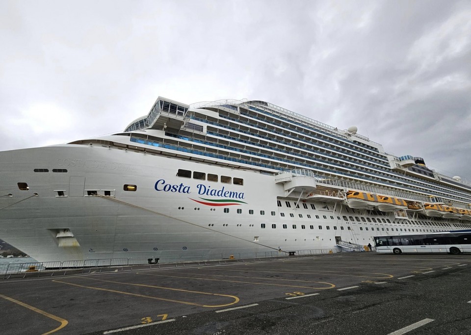 COSTA DIADEMA