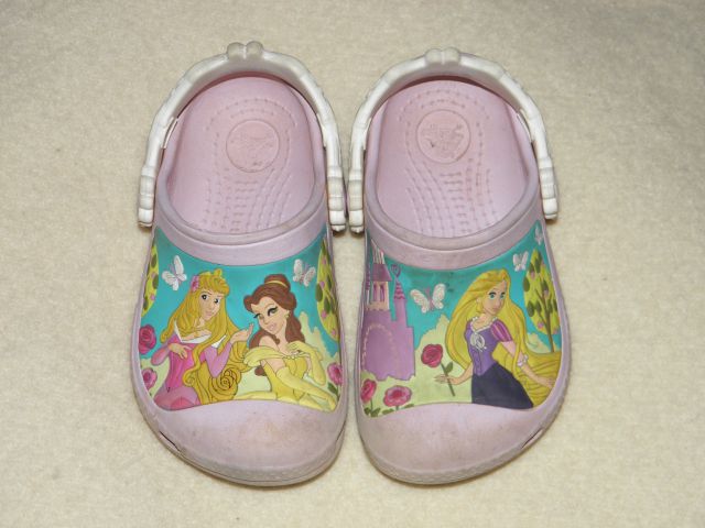Original Disney Princess Crocs št. 8-9 (25-26)