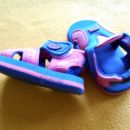 Sandali,notranja dolžina podplatka 13,5 cm-1 Eur-PRODANO