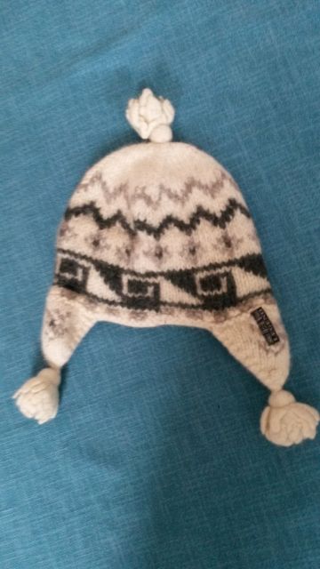 Zimska otroška volnena kapa,18 cm ploskovne širine-1 Eur-PRODANO