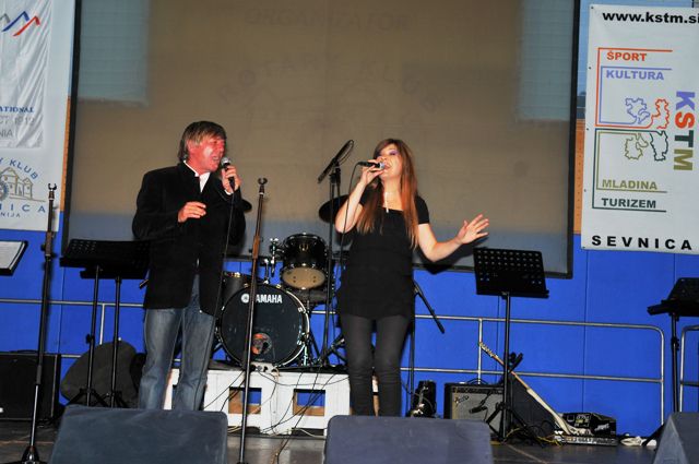 23.10.2011 Dobrodelni koncert Pomagajmo Mihcu - foto