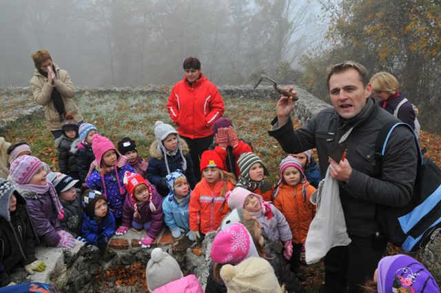 Animiran ogled Ajdovskega gradca za otroke - foto povečava