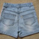 Jeans kratke hlače, velikost: 6, zadnja stran (na desnem žepu je majhen madež)
