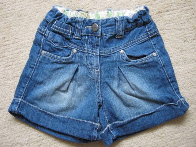 Jeans kratke hlače Okaidi, velikost: 4 leta, 102 cm, nastavljiv pas, cena: 5 €