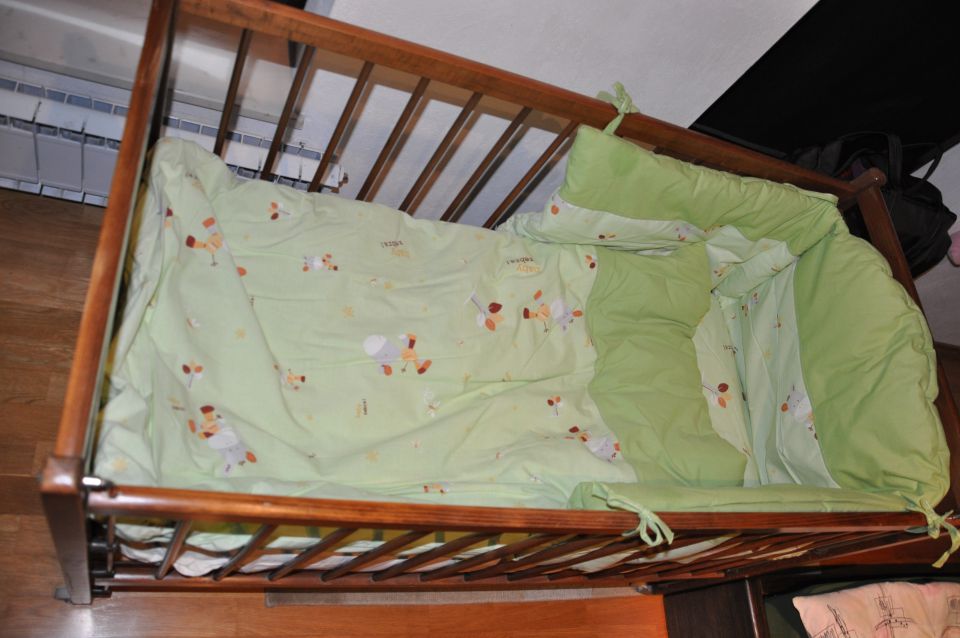 otroška postelja dimenzij 120x60 cm, 100€