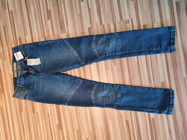 Nove jeans/ fant - foto