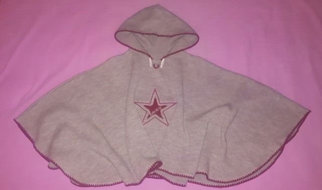Volnen pončo 6-8 let = 5eur