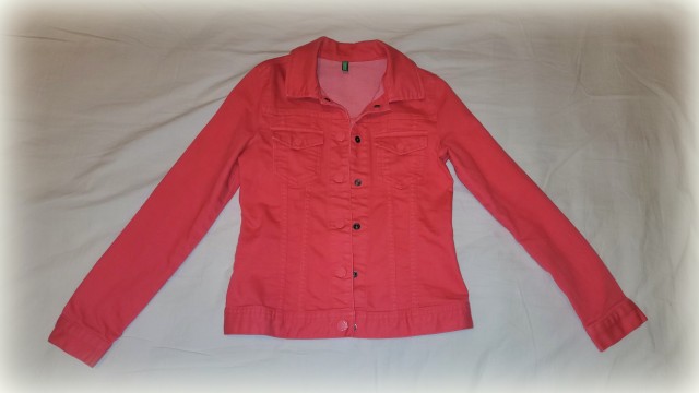 Jeans rdeča jaknica št.128-134 = 3eur