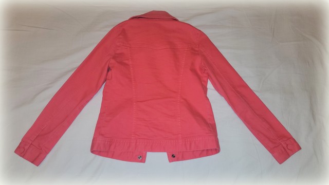 Jeans rdeča jaknica št.128-134 = 3eur