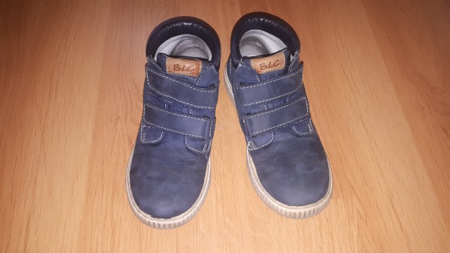 Fantovski usnjeni čevlji št.33 = 7 eur