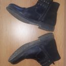 gležnarji usnjeni čevlji deklica črni št.33 = 10 eur