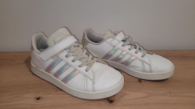 Adidas teniske št.35 = 15eur