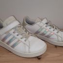 Adidas teniske št.35 = 15eur