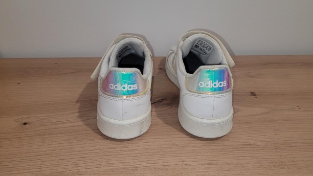Adidas teniske št.35 = 15eur