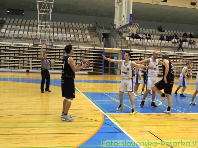 FOTO: Tinex Medvode-Calcit Basketball - foto