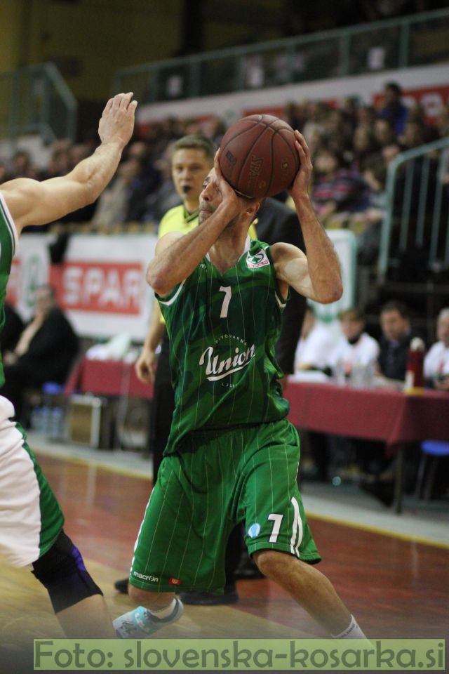 Spar: Krka - Olimpija (8.2.2014) - foto povečava