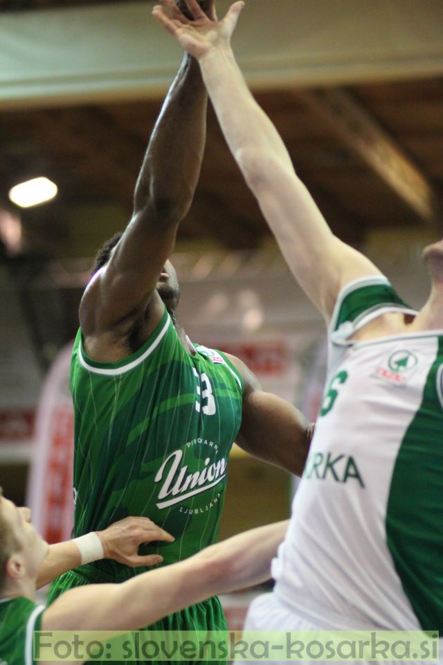 Spar: Krka - Olimpija (8.2.2014) - foto povečava