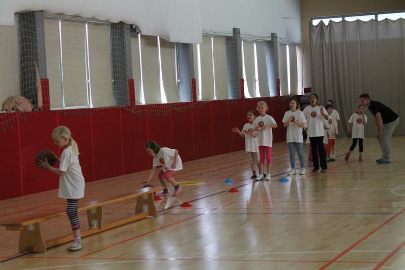 Mlade košarkarice napolnile DRAŠ center - foto povečava