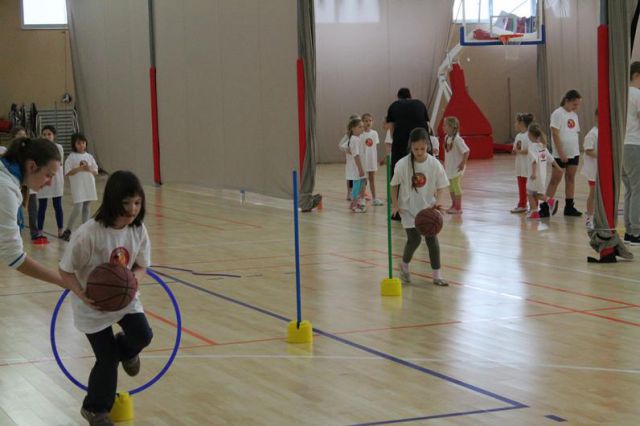 Mlade košarkarice napolnile DRAŠ center - foto