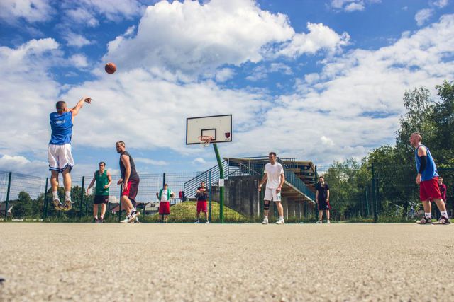 Košarkarski turnir 3na3 v Črnomlju - foto