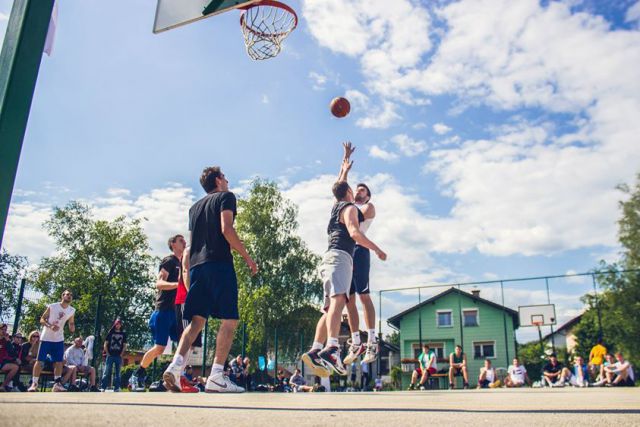 Košarkarski turnir 3na3 v Črnomlju - foto