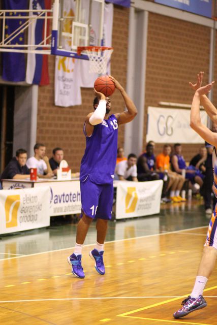 Helios Suns : OKK Spars (4.10.2014) - foto