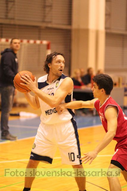 Košarka: Medvode - Pivka (15.11.2014) - foto