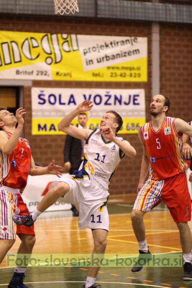 Triglav Elektro Gor. p. - Slovan (11.4.2015) - foto povečava