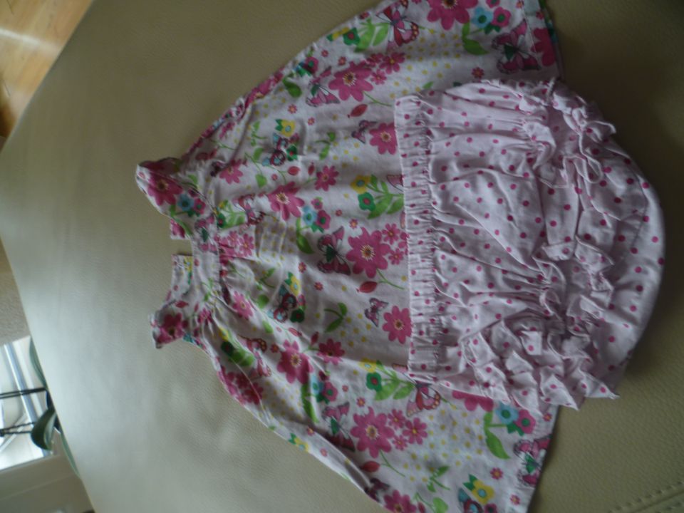 Rožnata obleka H&M, št 68