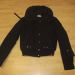Levis, črna debelejša jakna, kratka, vel. S (ustreza tudi M), 30 €
