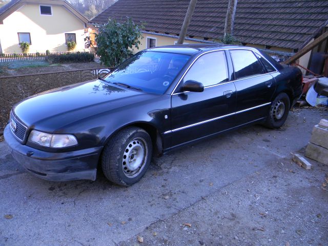 Audi A8 3.7 quattro 1997 - foto