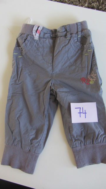 Sivo-vijolične podložene hlače, dobro ohranjeno