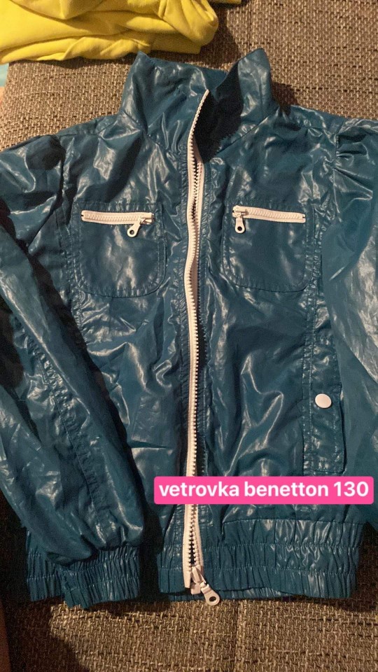 vetrovka benetton 130 5e