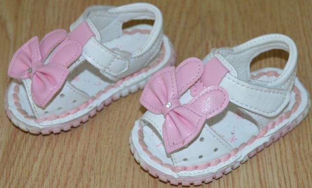 Sandali za dojenčka- prvi koraki  - foto