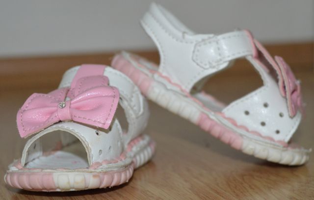 Sandali za dojenčka- prvi koraki  - foto
