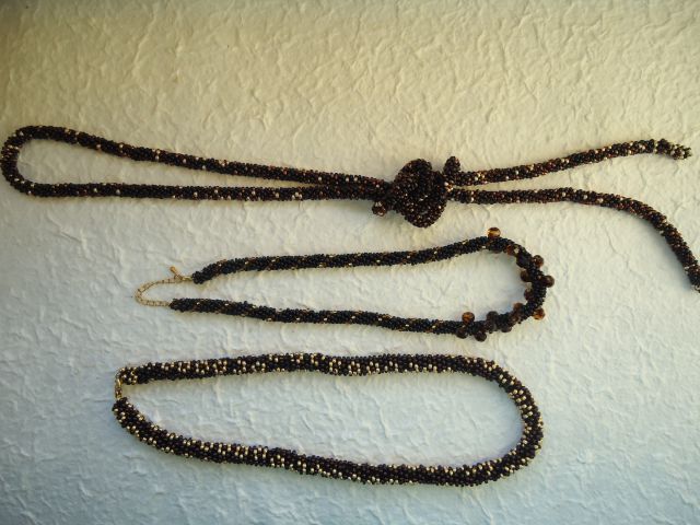 Kvačkane ogrlice/verižice - foto