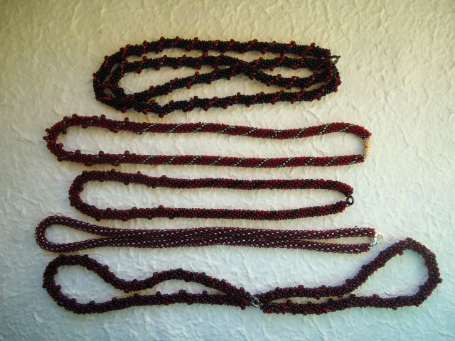 Kvačkane ogrlice/verižice - foto