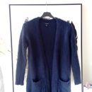 * 'kosmata', temno modra mohair jopica 10€