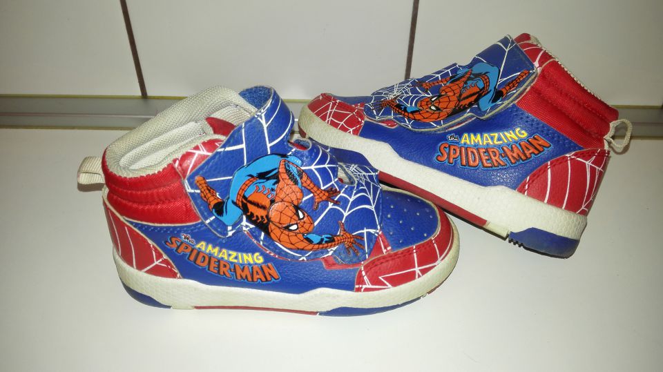  čevlje spider-man h&m vel. 26  - foto povečava