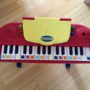 Otroški elektronski klavir Bontempi, 7€