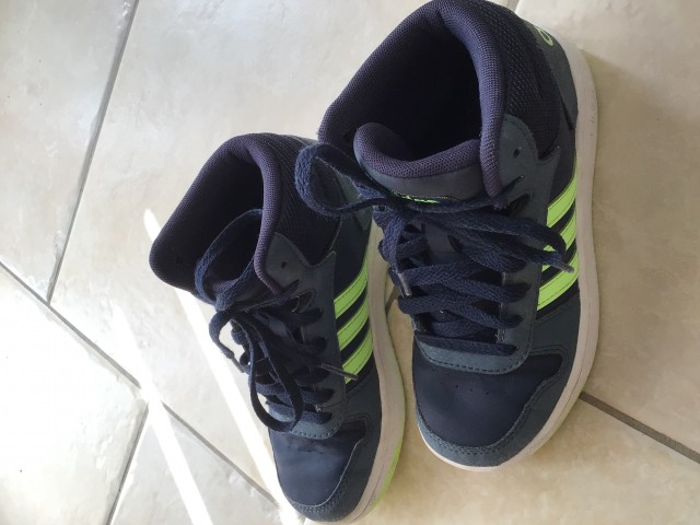 Adidas Hoops 32, 10€ - foto